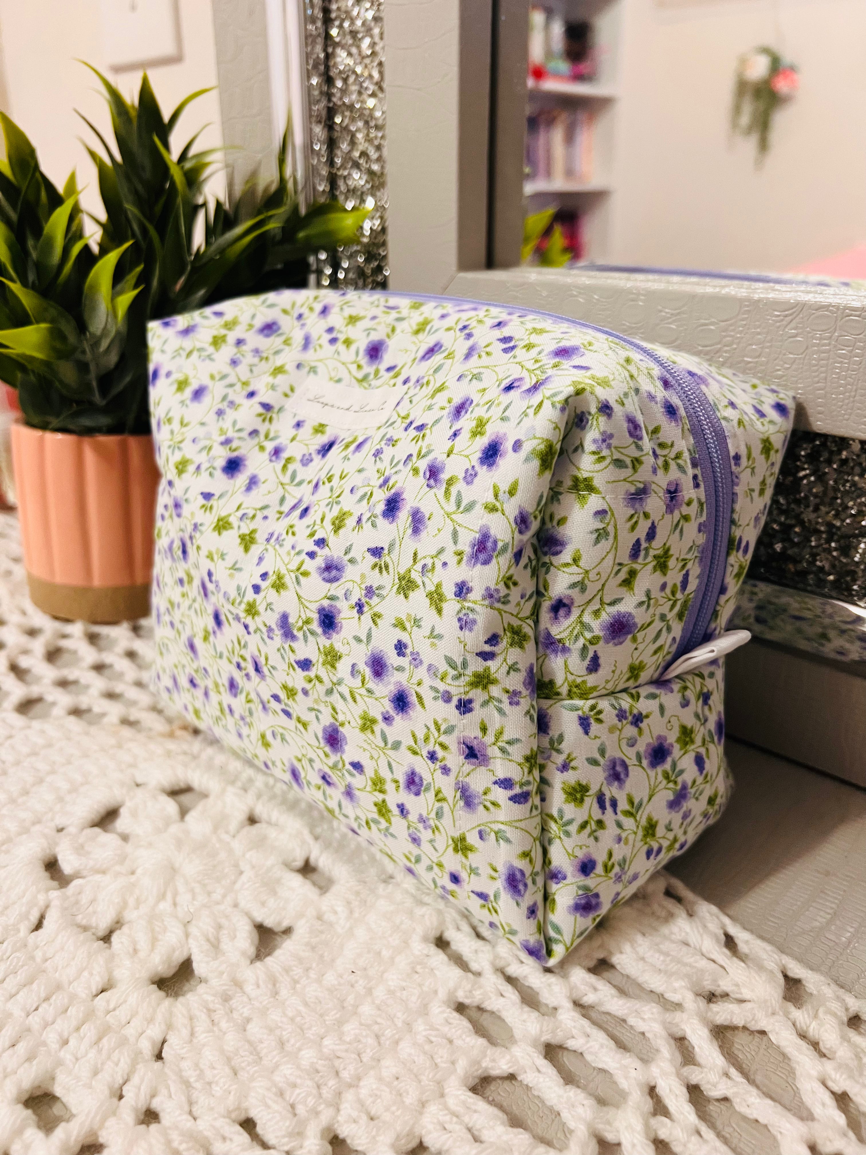 Ditsy Floral Regular Makeup Bag