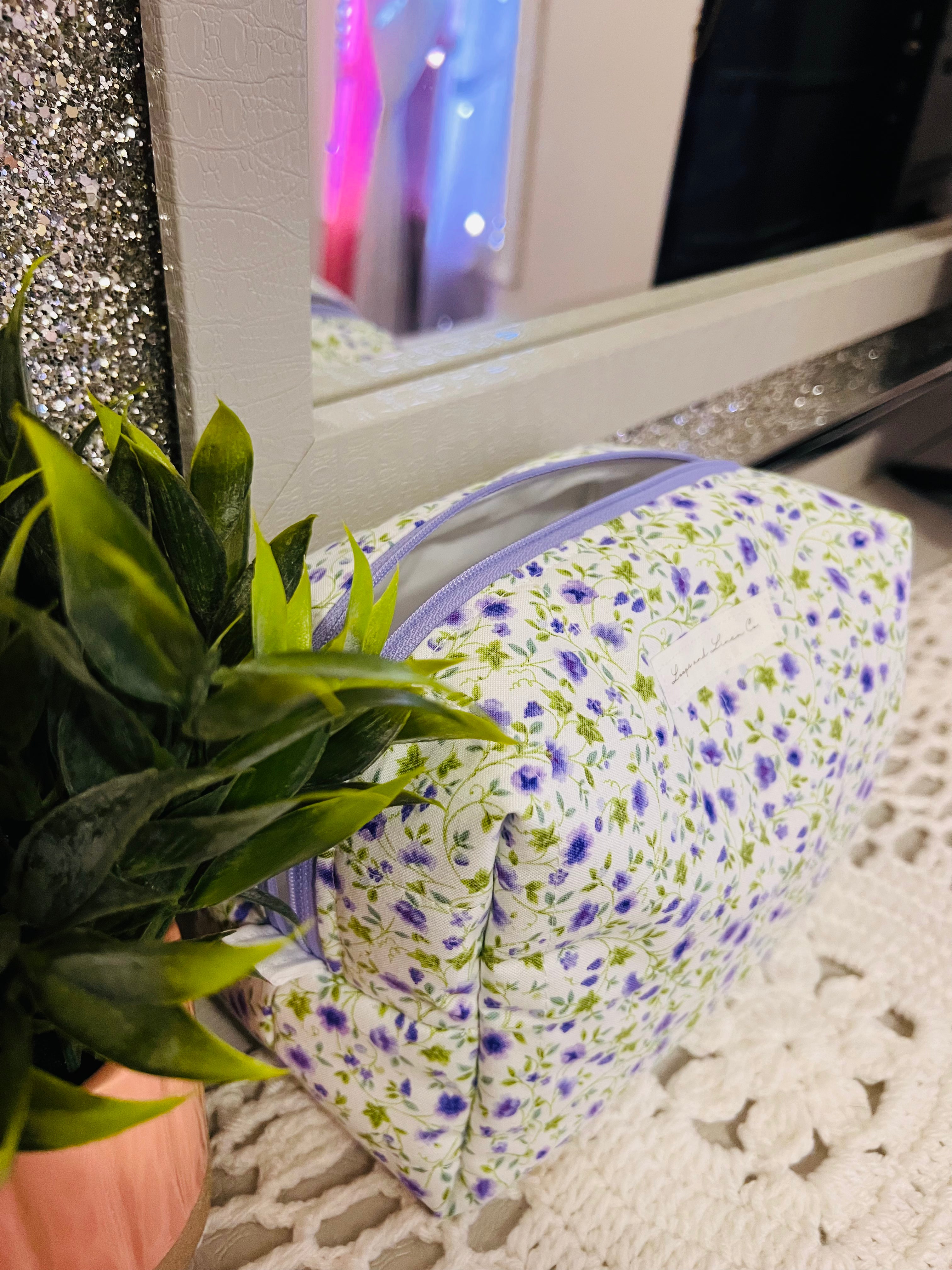 Ditsy Floral Regular Makeup Bag